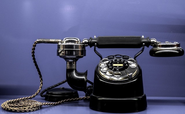 Qué siente el cliente al tener su primera charla conmigo es algo que pocas veces experimenta en su día a día: un espacio donde puede hablar libremente, sin juicios, y ser realmente escuchado. Al principio, suele haber una mezcla de curiosidad y cierta desconfianza: “¿Me entenderá? ¿Podrá ayudarme?”. Algunos llegan con expectativas concretas, otros con dudas sobre si esto les servirá para algo.
