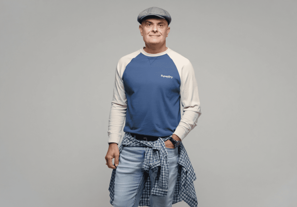 Mi camino mi ritmo, hace unos años, pesaba 113 kilos. No fue algo que sucediera de repente; los kilos se acumularon con el tiempo, reflejo de malos hábitos, de un trabajo familiar que no me llenaba y de la falta de una rutina de ejercicio. Como muchos, intenté perder peso de forma rápida: productos farmacéuticos, dietas estrictas… siempre con el mismo resultado: lo que perdía, lo recuperaba. Era un círculo sin fin, y mi motivación se iba desvaneciendo.